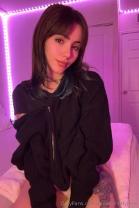 Pink vibes and flirty smiles