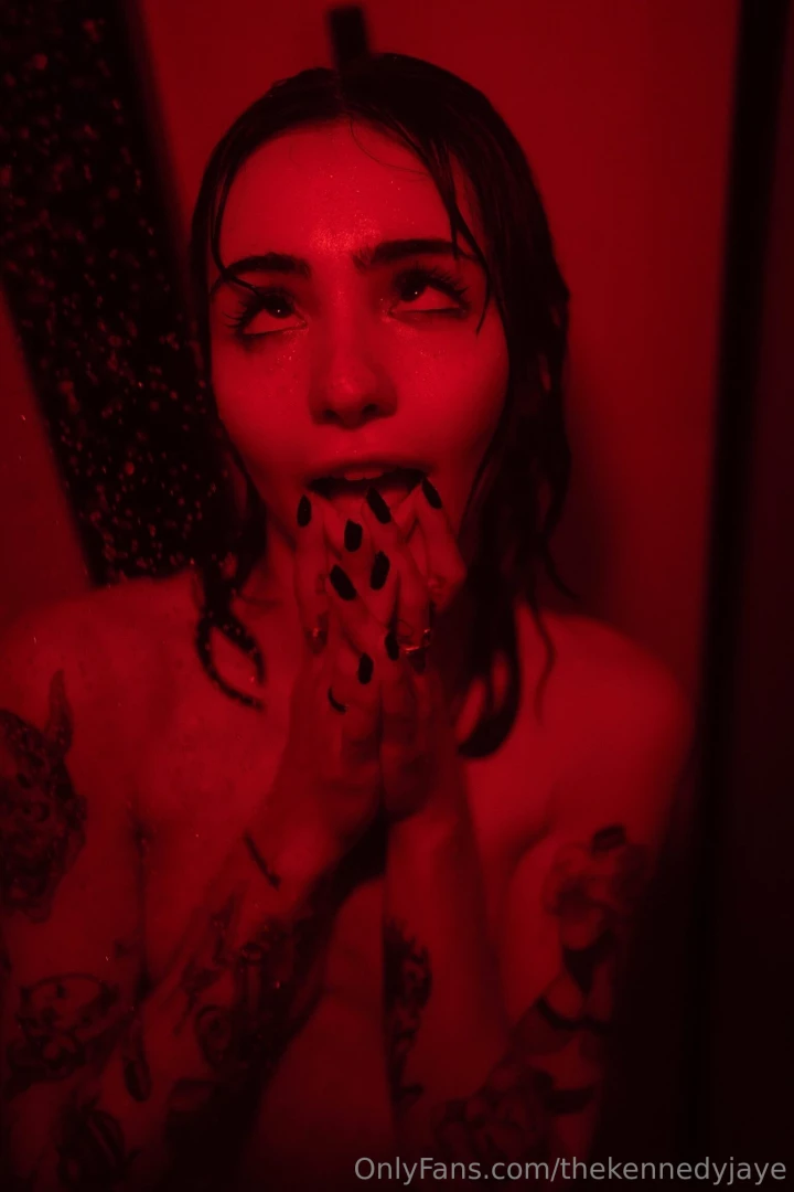 Do you like shower pics 