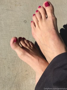 My lovely pink piggies basking in the sunshine tip this pic to get a