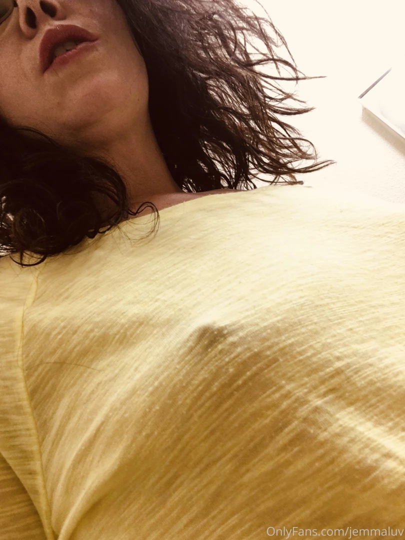 Perky tits alert see under my shirt in your messages 