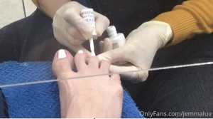 Watch as the asian lady polishes my toes white amp massages my feet