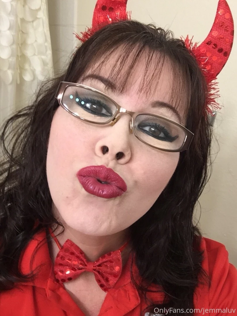 Ohh yass baby i was a sexy lil devil for halloween this year xo 