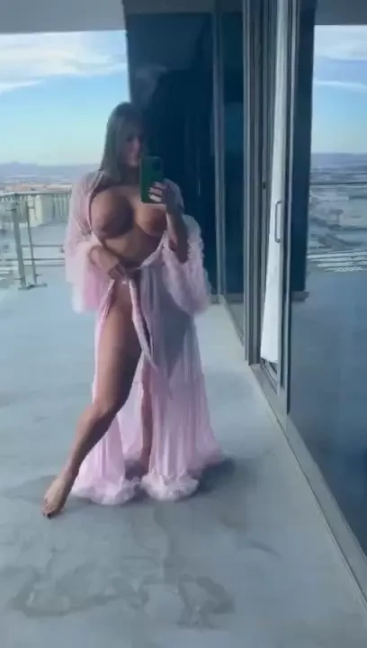 Is this what i should wear tonight on our skype 