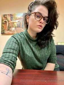 I wear all sorts of colors to work look at her goooooooooo part 2