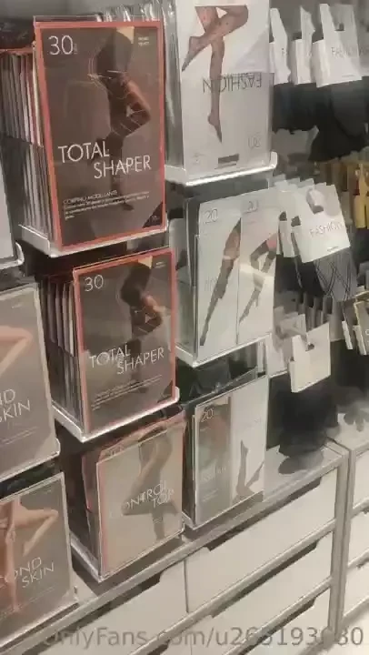 Sono indecisa mi aiutate chi mi regala le prossime calzette i m 