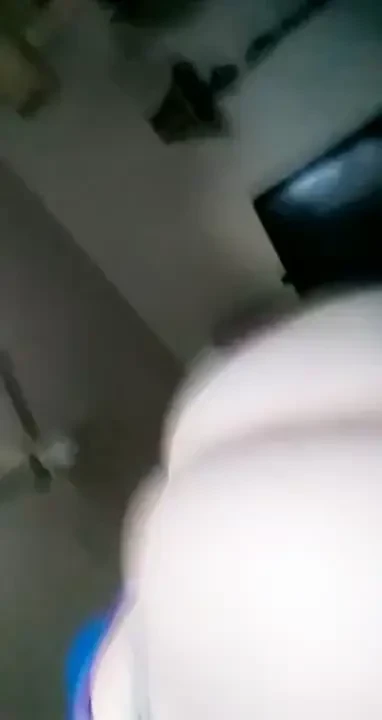 Big booty bouncing in a lil thong 