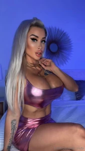 I ve got something extra hot waiting for you 5 for a naughty treat you