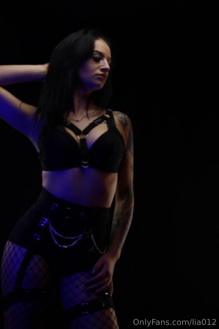 Sziasztok sr cok csajok hamarosan rkeznek a forr bbn l forr bb 