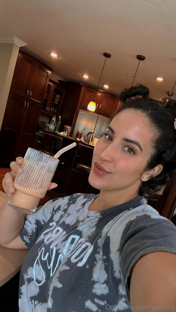 I just made the yummiest papaya smoothie and honestly might go back 