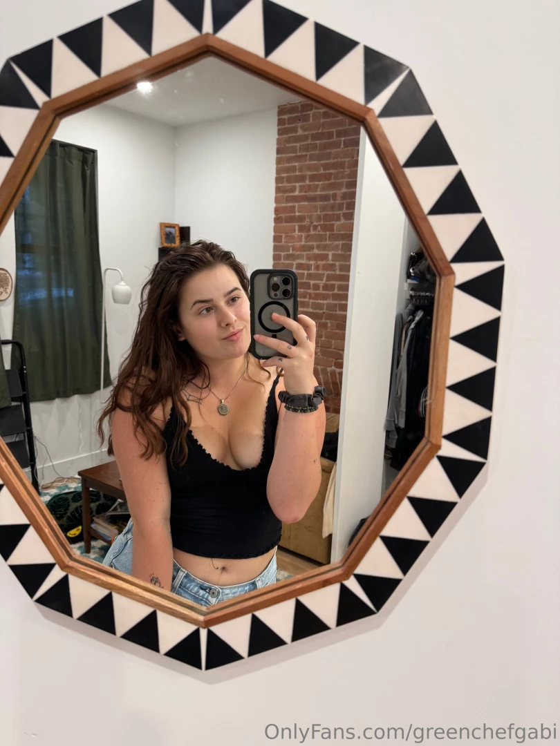 Reminder from your friendly neighborhood vegan to drink lots of water 