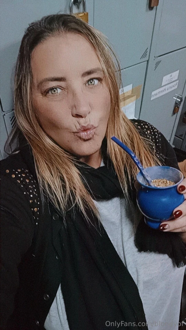 Drinking mate before starting my day good morning babies i m active 