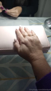 Moment of beauty my beautiful hands to touch my pussy and hold your
