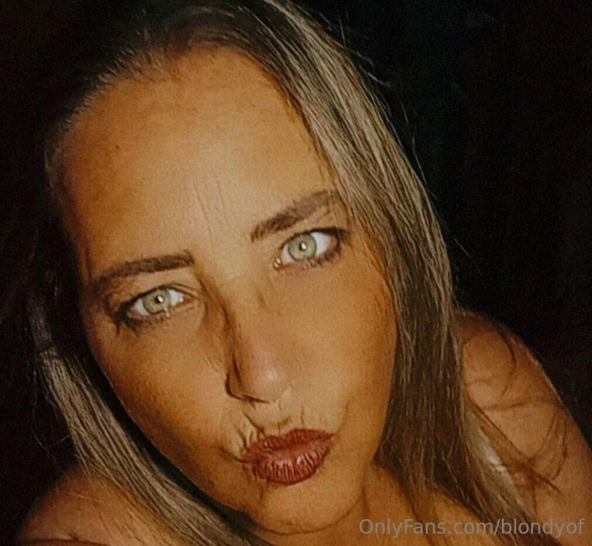 I look at you like this and i give you my mouth to kiss are you going 