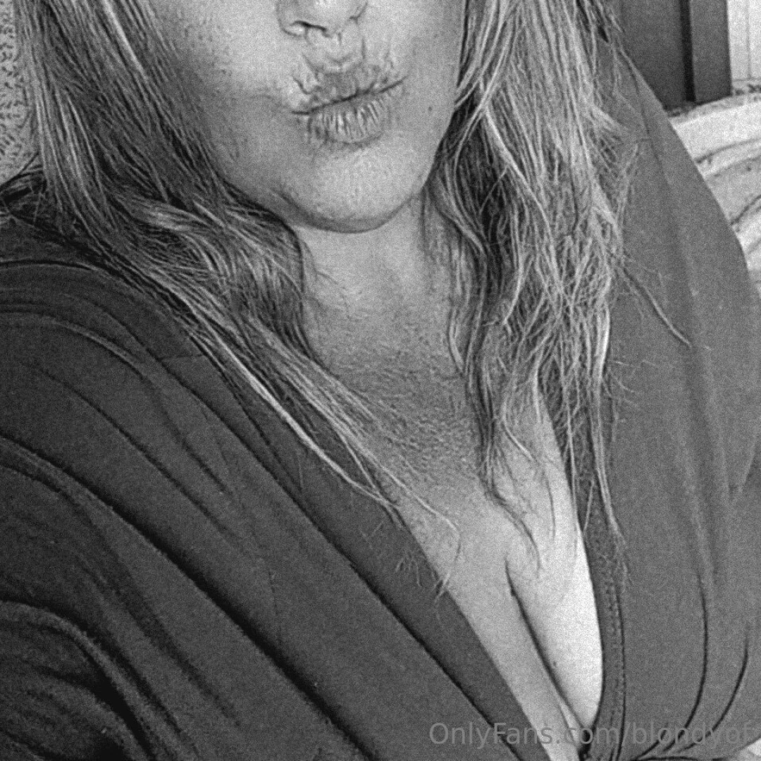 Blondyof do you want a little kiss that s my gift now you leave one 