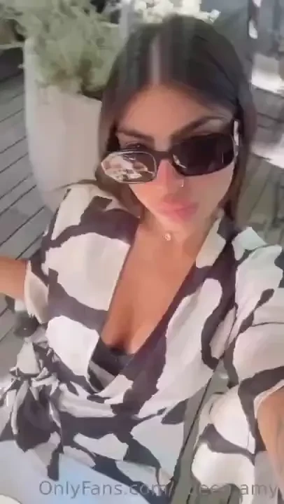 Today i let my servant pay for dinner and serve me he s willing to do 