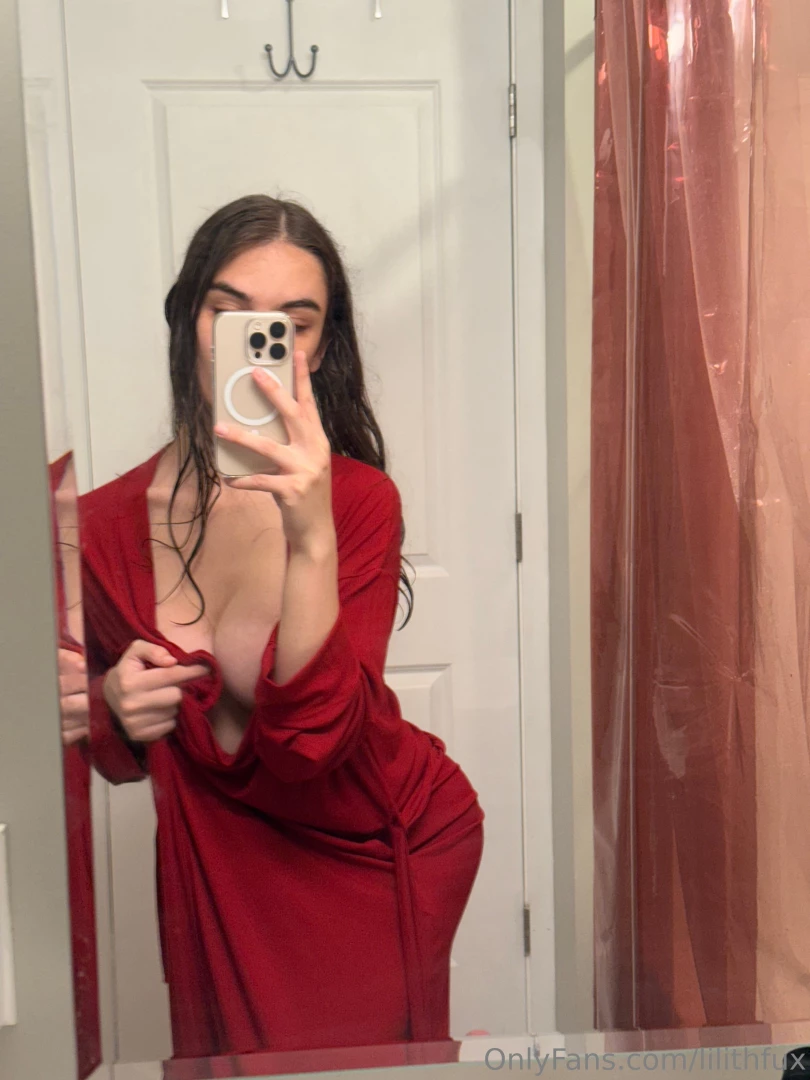 Your dream girl is just a dm away wanna say hi 