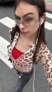 The music s loud but your whimpers are the only thing i want to hear