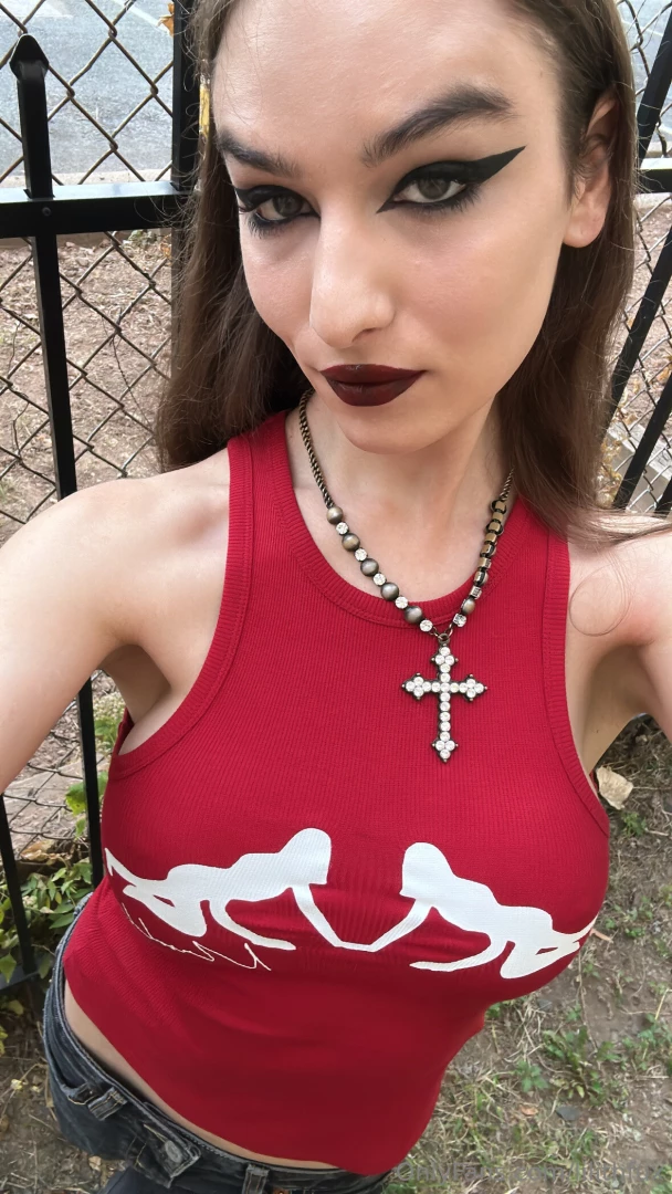 I bet i could deepthroat that cock so good it would make your eyes 