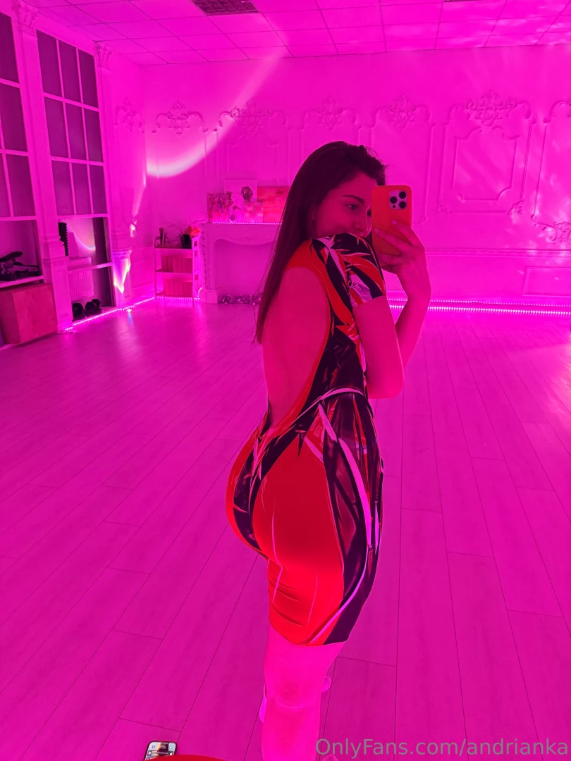 Who also thinks that neon makes everything better 