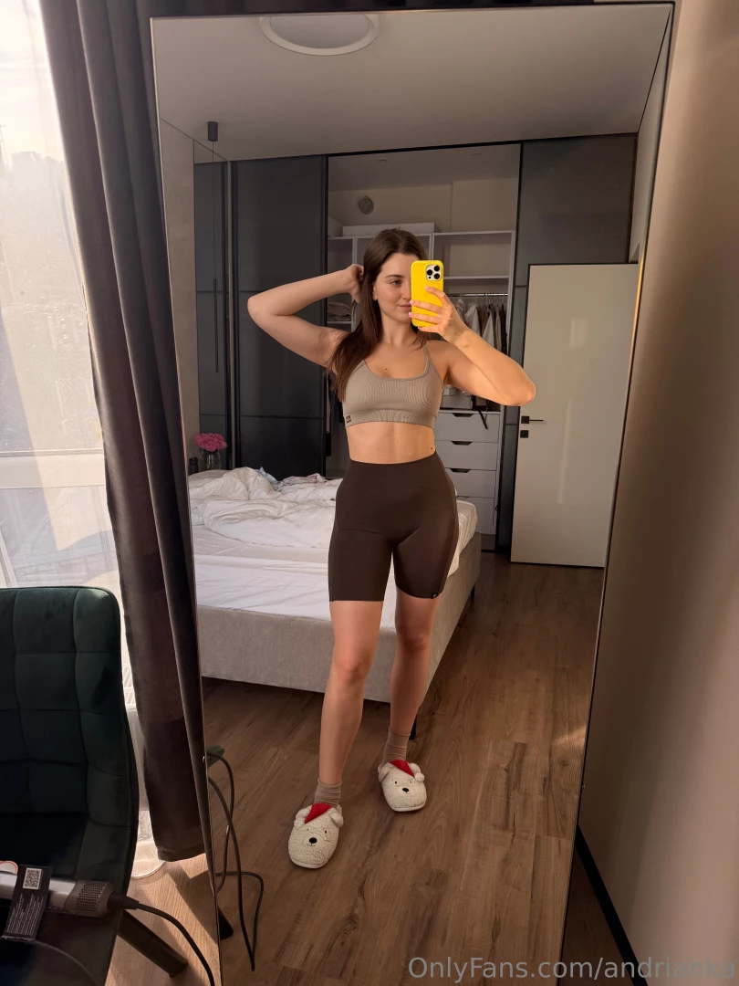 Late for my workout baby could you make the bed please 