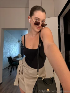 I m dressed caffeinated and in the mood to wander with no real plan do