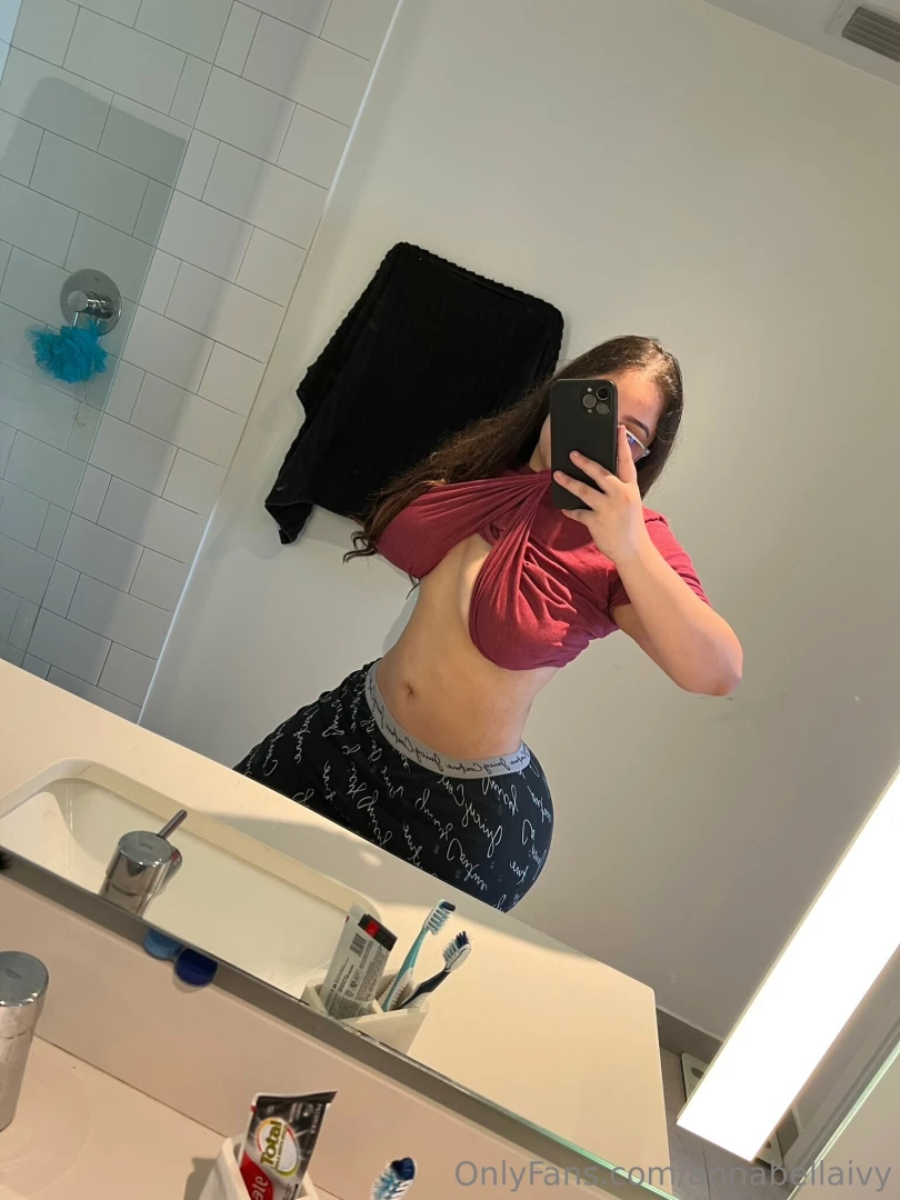 Should i fuck myself in front of this mirror and record it 