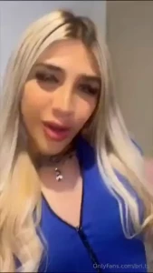 Do you like to sing and to pretend like you are a well known singer