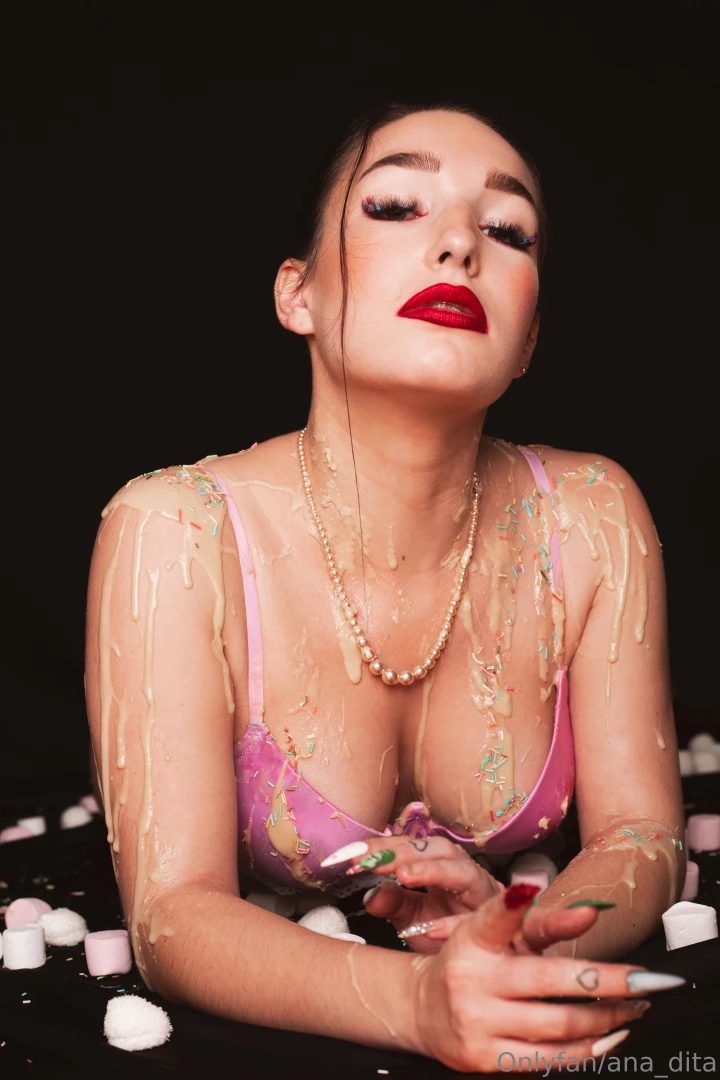 Tu viens me nettoyer are you coming to clean me up 