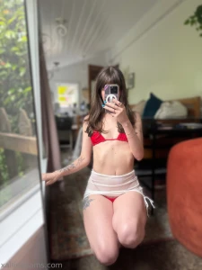 Legs open or legs closed