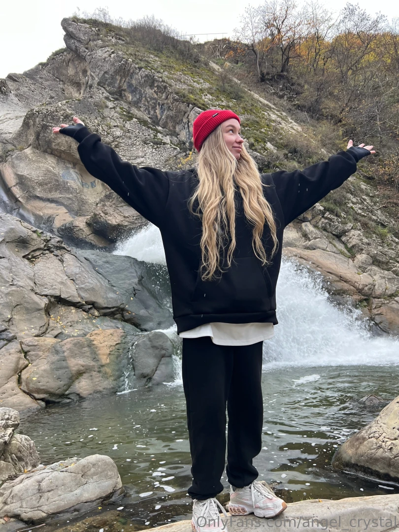 Is it weird that i was the only one climbing in there like a kid part 1 