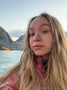 Hey somebody s missing i know you