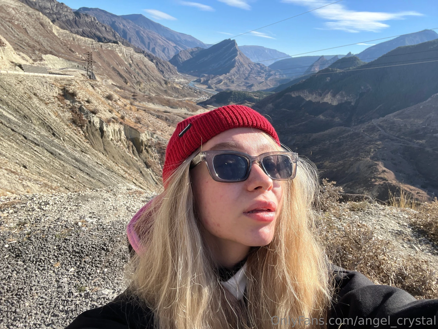 Welcome the queen of the mountains angel 