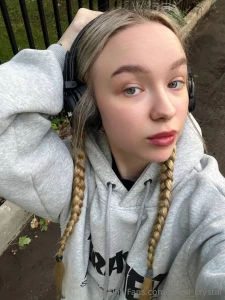 Hii it s me again out in the wild looking like your neighborhood part 1