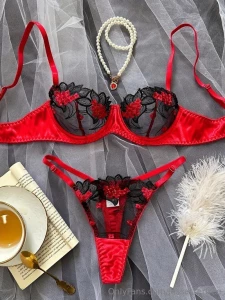 Hi my dears i need your help i want to buy these 6 sexy outfits to part 1