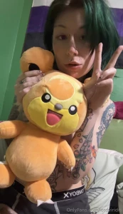 Who s cuter tip 5 for a topless set 4 photos and a clip of me blowing part 2