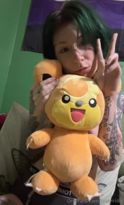 Who s cuter tip 5 for a topless set 4 photos and a clip of me blowing part 3