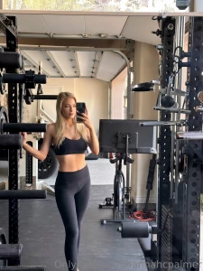 Made it to my workout now i need a sweet treat loll