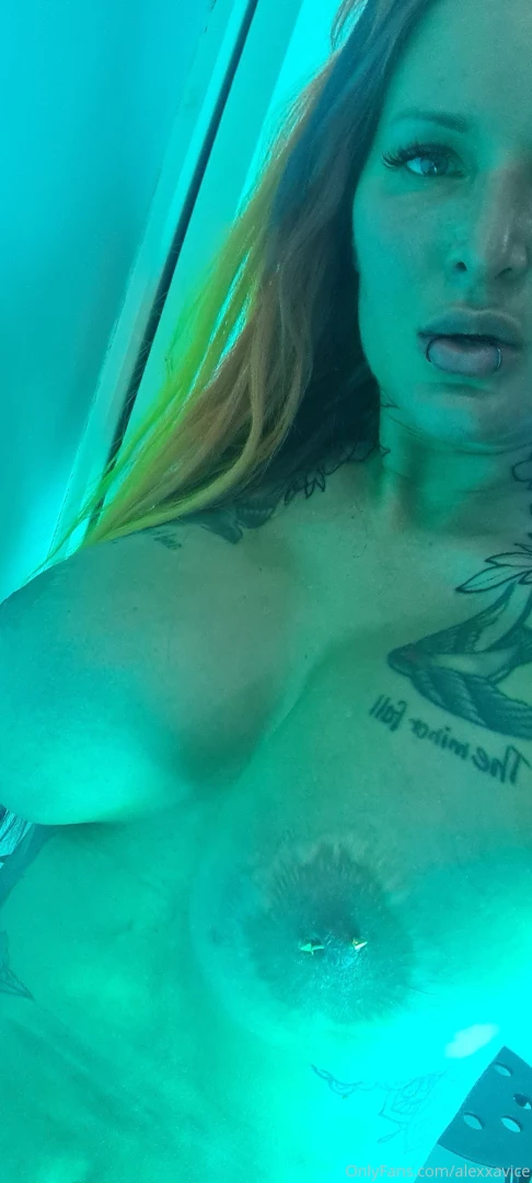 Just had the actual hottest sunbed of my life and left the shop in my part 6 