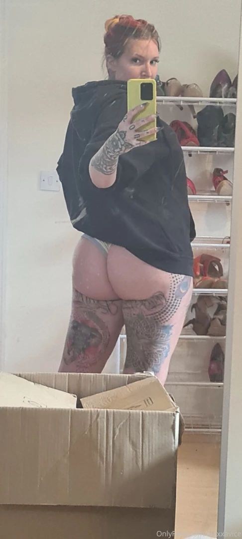 Just unpacking yes still and i noticed how banging my butt looks today part 2 