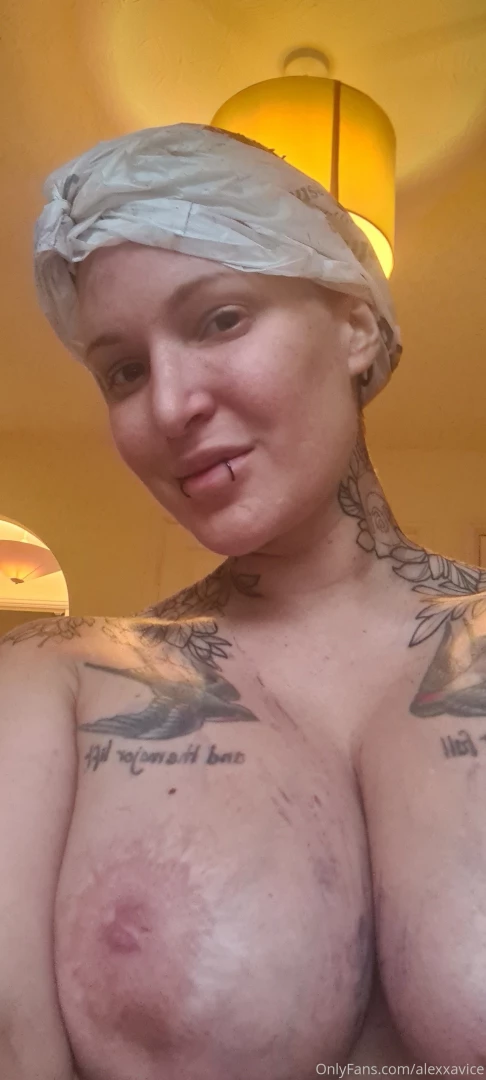 Currently cobered in hair die 9pm might be a dream i ll keep you 