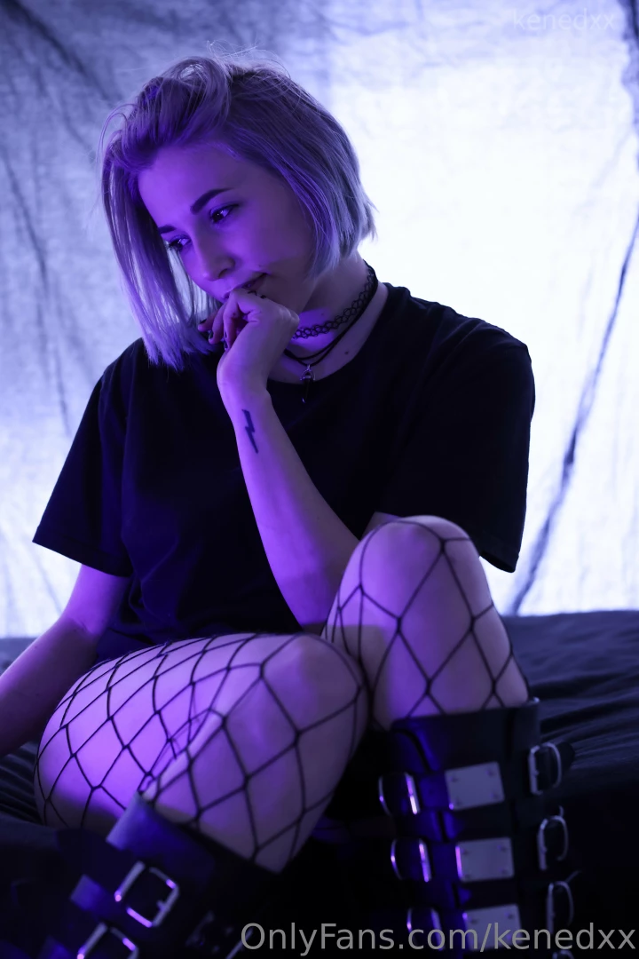 Ready to get stepped on - 29 pics in this set -- 15 booty pics 5 tummy part 2 