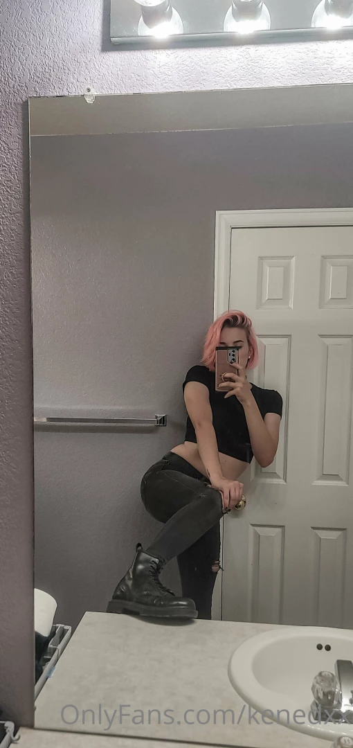 Hiiii i get to see one of my favorite bands tonight i m too excitedddd part 1 