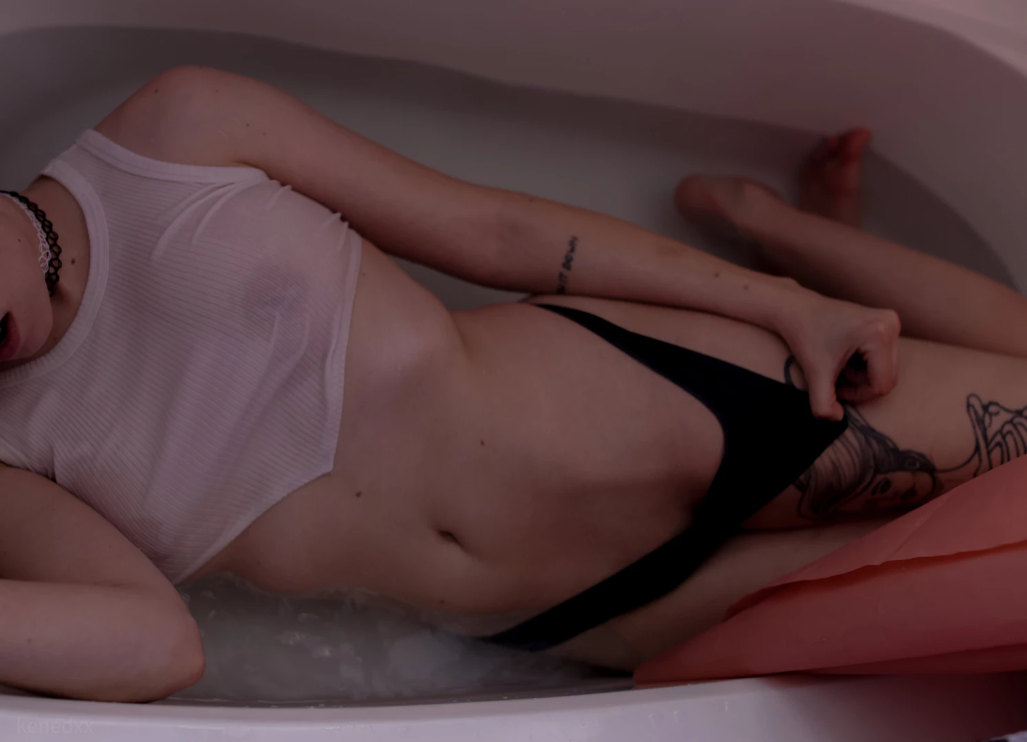 kenedxx - Do you like to bathe with or without your clothes 