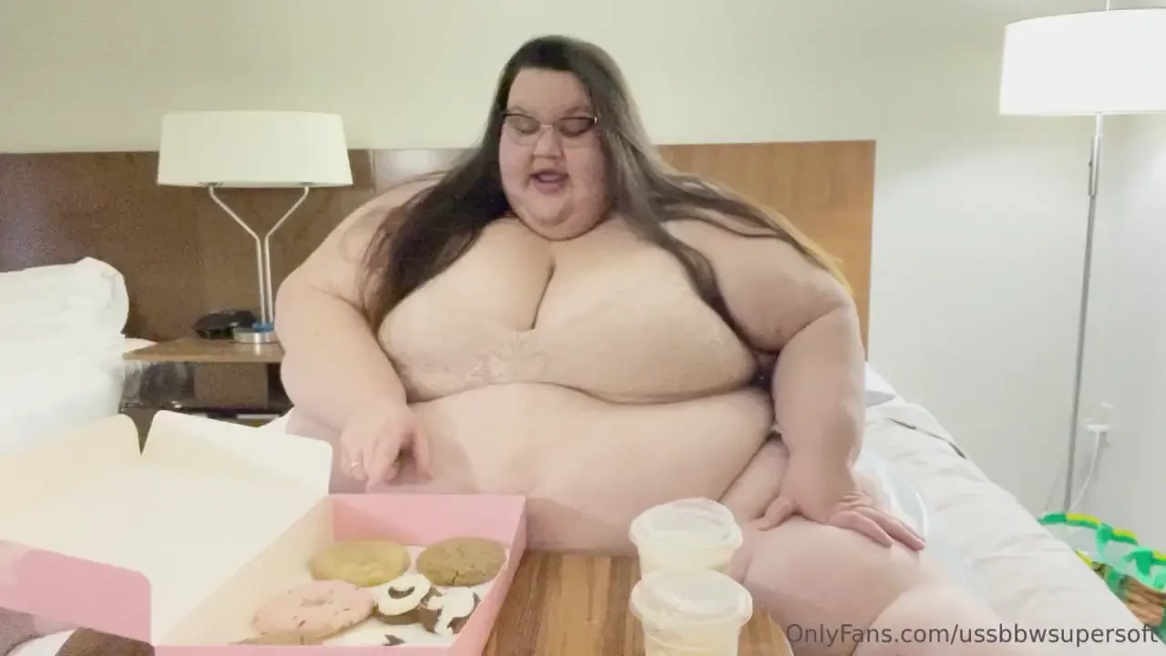 Crumbl stuffing one thing about me is that i love a good cookie 