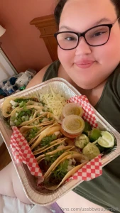 I m a simple girl i see tacos i start smiling part 1