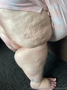 My legs are always sooooo squished in the passenger seat this is more part 2