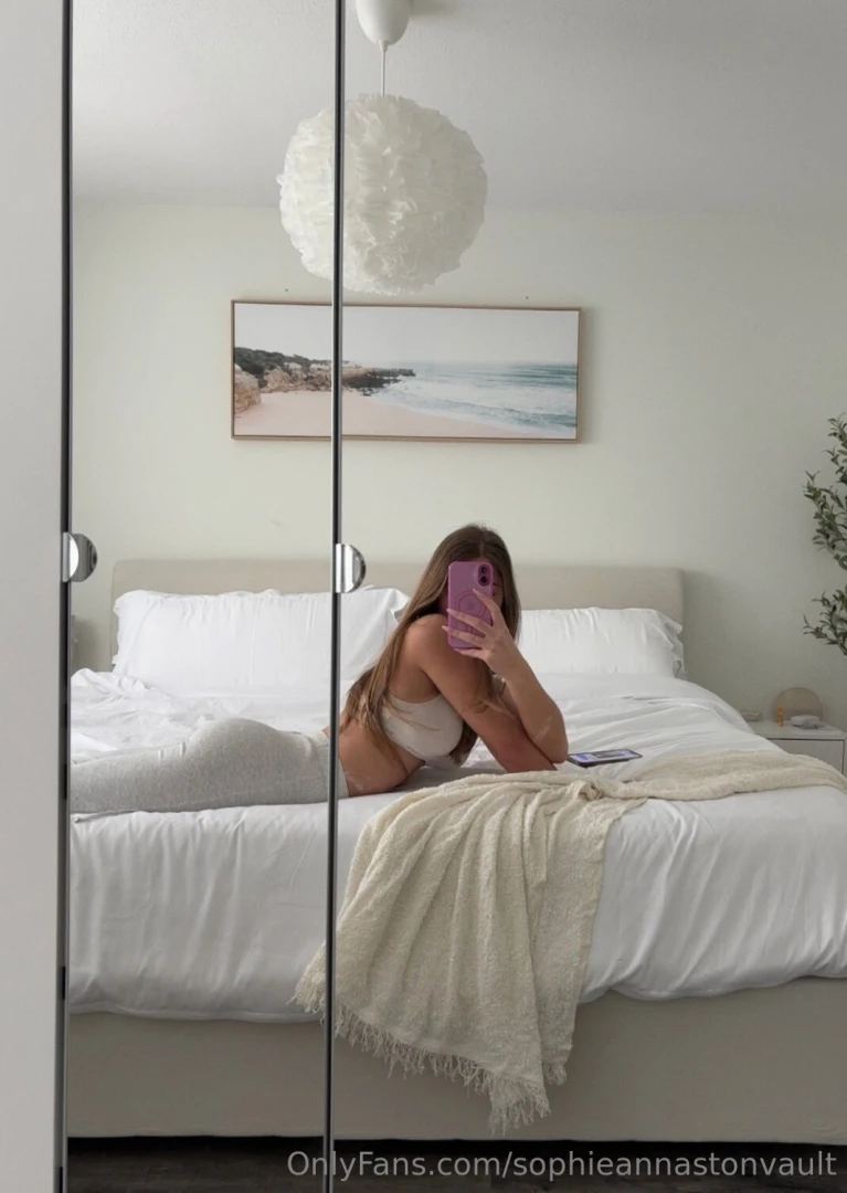 Come talk to me on my main acc sophieannaston 