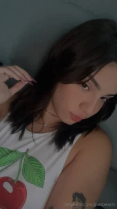 Come rub my tummy and tell me i m pretty it s what i deserve