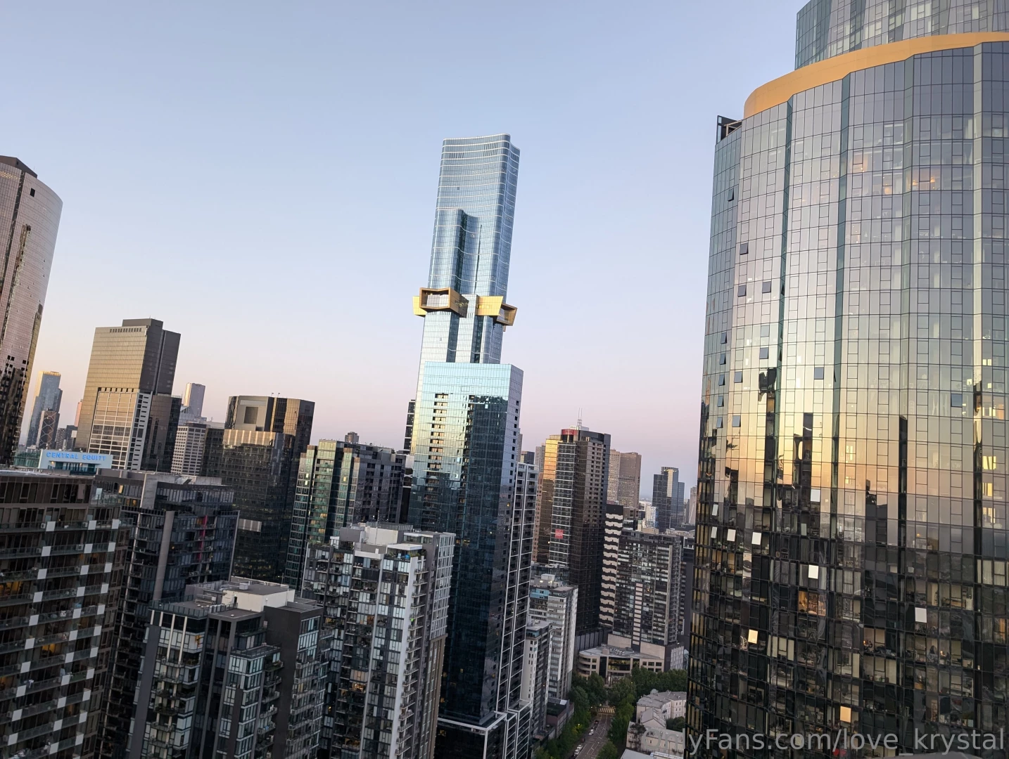 40 floors up guess now s a bad time to say i m scared of heights 