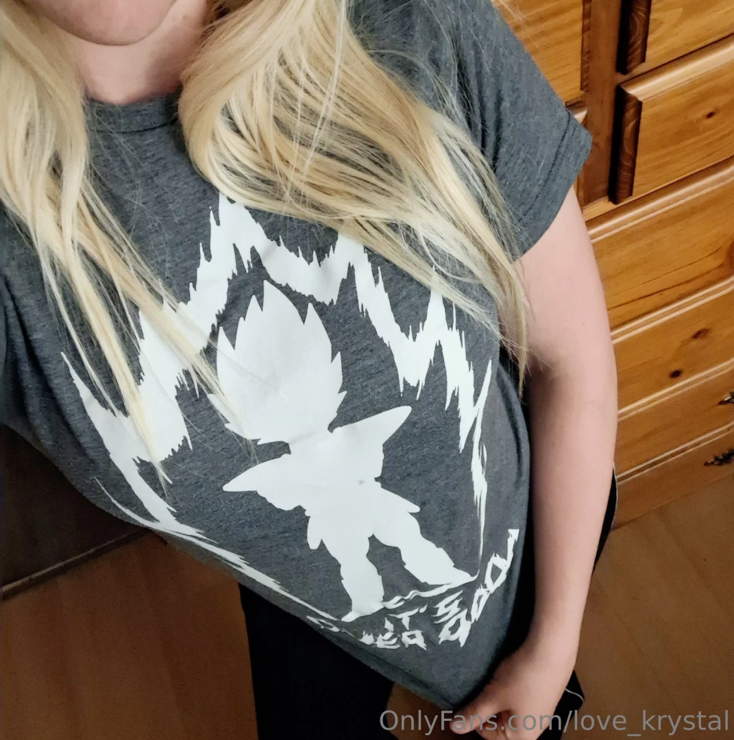 Been watching anime in my vegeta shirt today 